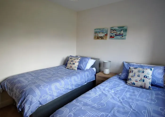 The Neuk- Contemporary Coastal Apartment