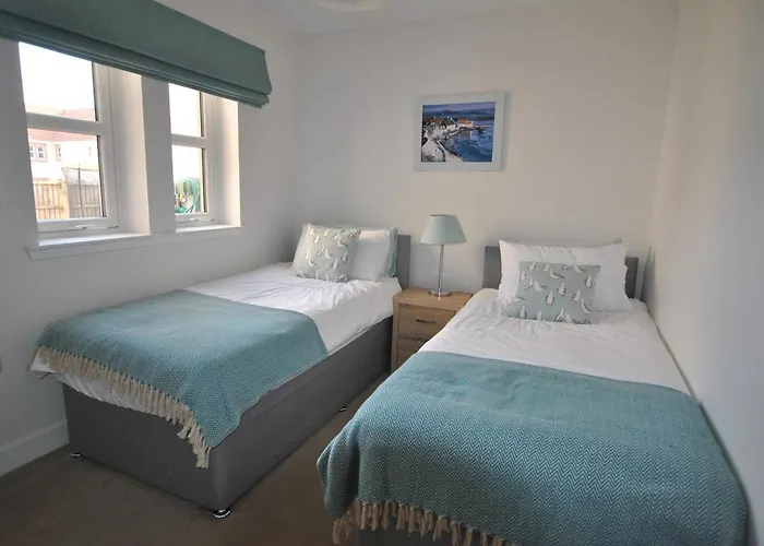 The Neuk- Contemporary Coastal Apartment