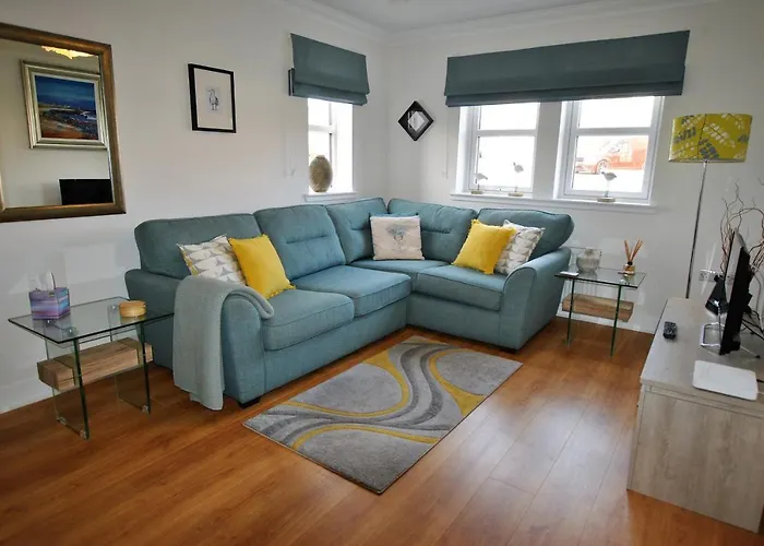 The Neuk- Contemporary Coastal Apartment