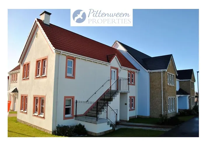 The Neuk- Contemporary Coastal Apartment