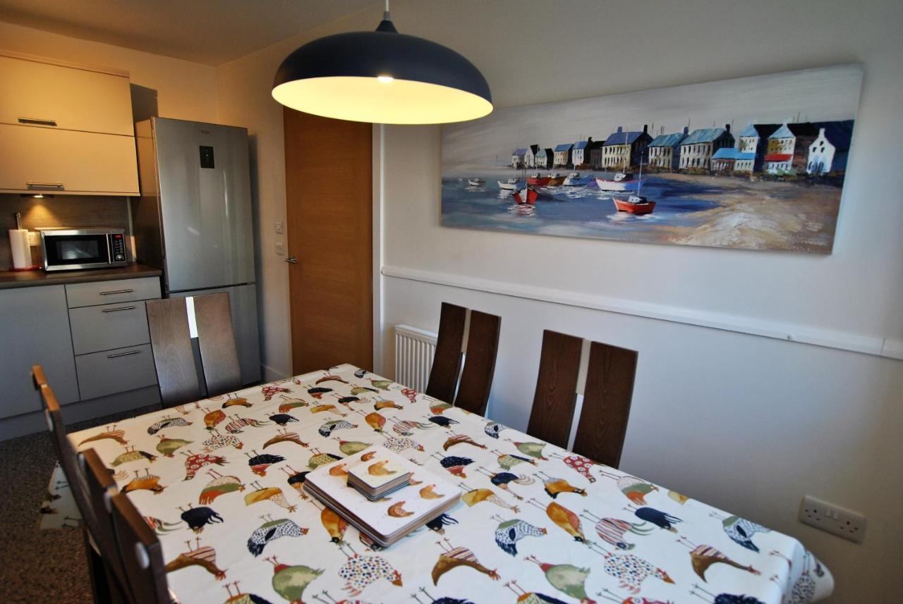 The Neuk- Contemporary Coastal Apartment *